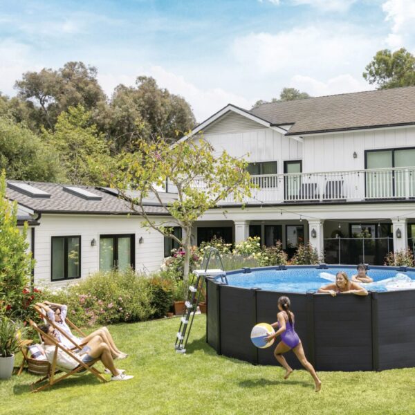 El verano se traslada al hogar: jardines y terrazas se consolidan como los nuevos espacios de ocio familiar